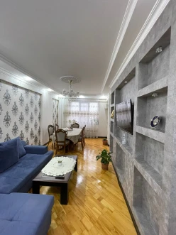 Satılır yeni tikili 3 otaqlı 120 m², İnşaatçılar m.-4