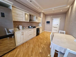 Satılır yeni tikili 3 otaqlı 156 m², Nərimanov r.-8