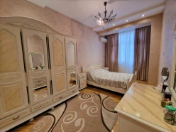 Satılır yeni tikili 3 otaqlı 156 m², Nərimanov r.-5