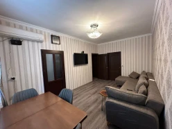 Satılır köhnə tikili 3 otaqlı 70 m²,  Memar Əcəmi m.-2