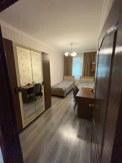 Satılır köhnə tikili 3 otaqlı 70 m²,  Memar Əcəmi m.-8