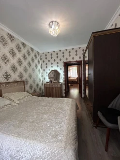 Satılır köhnə tikili 3 otaqlı 70 m²,  Memar Əcəmi m.-7
