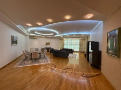 İcarə yeni tikili 4 otaqlı 270 m²,  28 May m.-2