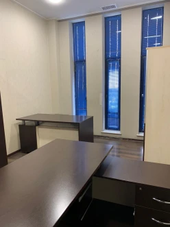 İcarə ofis 10 otaqlı 360 m²,  Şah İsmayıl Xətai m.-5