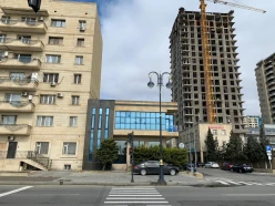 İcarə ofis 10 otaqlı 360 m²,  Şah İsmayıl Xətai m.