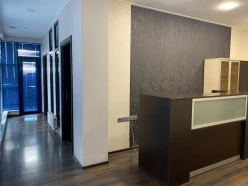İcarə ofis 10 otaqlı 360 m²,  Şah İsmayıl Xətai m.-12
