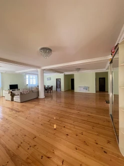 Satılır ev/villa 12 otaqlı 743 m², Saray q.-8