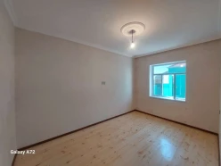 Satılır ev/villa 3 otaqlı 100 m², Binə q.-8