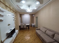 İcarə yeni tikili 2 otaqlı 60 m²,  Neftçilər m.