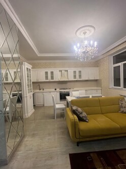 Satılır yeni tikili 2 otaqlı 87 m²,  İnşaatçılar m.-4
