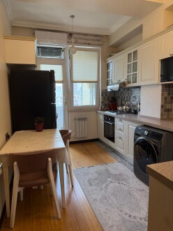 Satılır yeni tikili 2 otaqlı 70 m²,  Yasamal-5