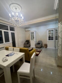 Satılır yeni tikili 2 otaqlı 87 m²,  İnşaatçılar m.-2