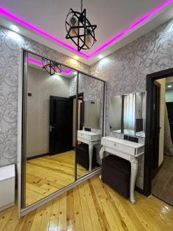 Satılır yeni tikili 2 otaqlı 56 m², İnşaatçılar m.-17