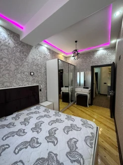 Satılır yeni tikili 2 otaqlı 56 m², İnşaatçılar m.-21