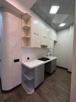 Satılır yeni tikili 2 otaqlı 56 m², İnşaatçılar m.-4