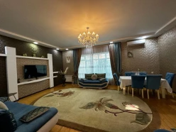 Satılır ev/villa 5 otaqlı 280 m², Qaraçuxur q.-24