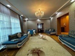 Satılır ev/villa 5 otaqlı 280 m², Qaraçuxur q.-3