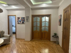 Satılır yeni tikili 2 otaqlı 100 m², İnşaatçılar m.-3