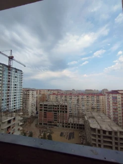 Satılır yeni tikili 2 otaqlı 77 m², İnşaatçılar m.-14