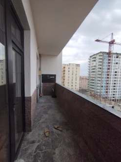 Satılır yeni tikili 2 otaqlı 77 m², İnşaatçılar m.-3