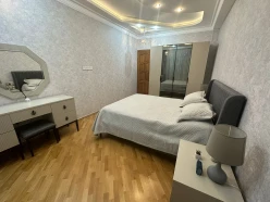 Satılır yeni tikili 2 otaqlı 100 m², İnşaatçılar m.-18