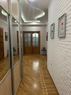 Satılır yeni tikili 2 otaqlı 100 m², İnşaatçılar m.-15