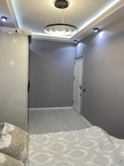 Satılır köhnə tikili 2 otaqlı 48 m², Memar Əcəmi m.-7