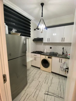 Satılır köhnə tikili 2 otaqlı 48 m², Memar Əcəmi m.-5