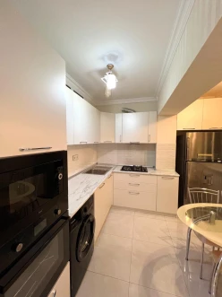 İcarə köhnə tikili 3 otaqlı 70 m²,  İnşaatçılar m.-5