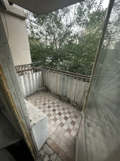 {"az": "Satılır köhnə tikili 2 otaqlı 45 m², İnşaatçılar m.", "en": "Sale old building 2 rooms 45 m²,  Insaatchilar m.", "ru": "Продан Старое здание 2 Комнаты 45 m²,  Иншаатчылар м."}-8