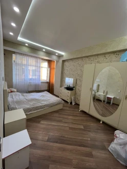 Satılır yeni tikili 2 otaqlı 78 m², İnşaatçılar m.-4