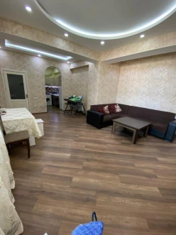 Satılır yeni tikili 2 otaqlı 78 m², İnşaatçılar m.-3