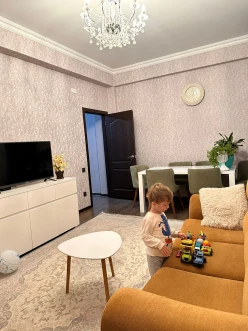 Satılır yeni tikili 2 otaqlı 60 m², İnşaatçılar m.-13