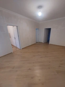 Satılır köhnə tikili 2 otaqlı 50 m², Azadlıq prospekti m.-2