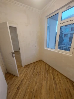 Satılır köhnə tikili 2 otaqlı 50 m², Azadlıq prospekti m.-9