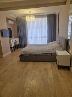 İcarə yeni tikili 2 otaqlı 110 m², 28 May m.-4