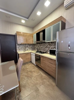 İcarə yeni tikili 3 otaqlı 100 m²,  Yasamal-8