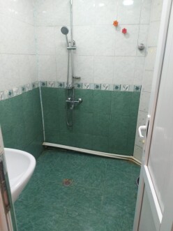 Satılır köhnə tikili 2 otaqlı 62 m²,  Əhmədli m.-4