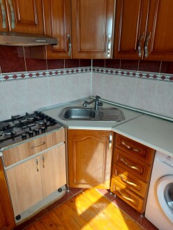 Satılır köhnə tikili 2 otaqlı 62 m²,  Əhmədli m.-10