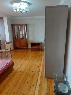 Satılır köhnə tikili 2 otaqlı 62 m²,  Əhmədli m.-8