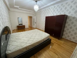 {"az": "İcarə yeni tikili 3 otaqlı 120 m², İnşaatçılar m.", "en": "Rent new building 3 rooms 120 m²,  Insaatchilar m.", "ru": "Аренда Новое здание 3 Комнаты 120 m²,  Иншаатчылар м."}-2