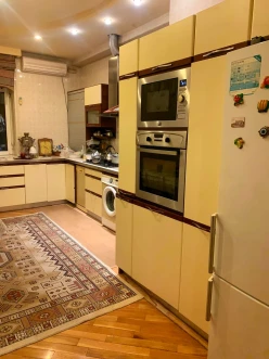 Satılır yeni tikili 4 otaqlı 180 m²,  Azadlıq prospekti m.-5