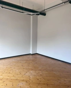 Satılır obyekt 217 m²,  Qara Qarayev m.-8