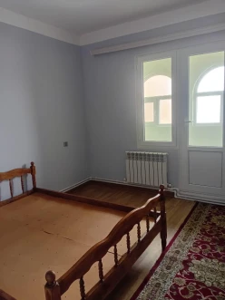 İcarə köhnə tikili 3 otaqlı 80 m²,  İnşaatçılar m.-4