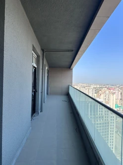 Satılır yeni tikili 3 otaqlı 145 m², İnşaatçılar m.-4