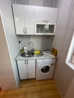 İcarə köhnə tikili 3 otaqlı 80 m², Elmlər Akademiyası m.-5