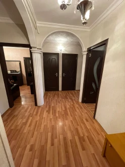 İcarə köhnə tikili 3 otaqlı 80 m², Elmlər Akademiyası m.-9