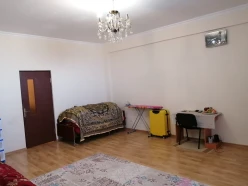 Satılır yeni tikili 2 otaqlı 140 m², İnşaatçılar m.-3