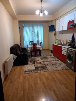 Satılır yeni tikili 2 otaqlı 140 m², İnşaatçılar m.-7