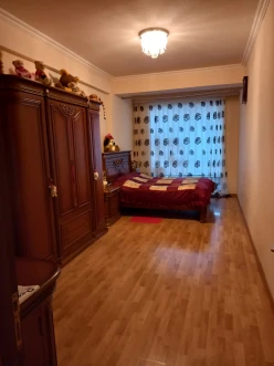 Satılır yeni tikili 2 otaqlı 140 m², İnşaatçılar m.-5